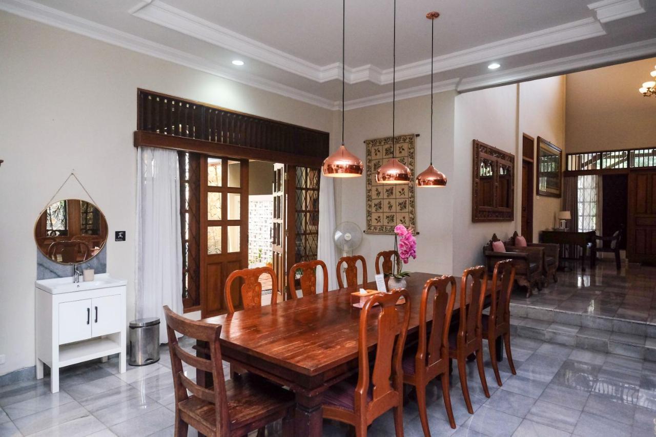Sareh Villa By The Lavana Semarang Exterior foto