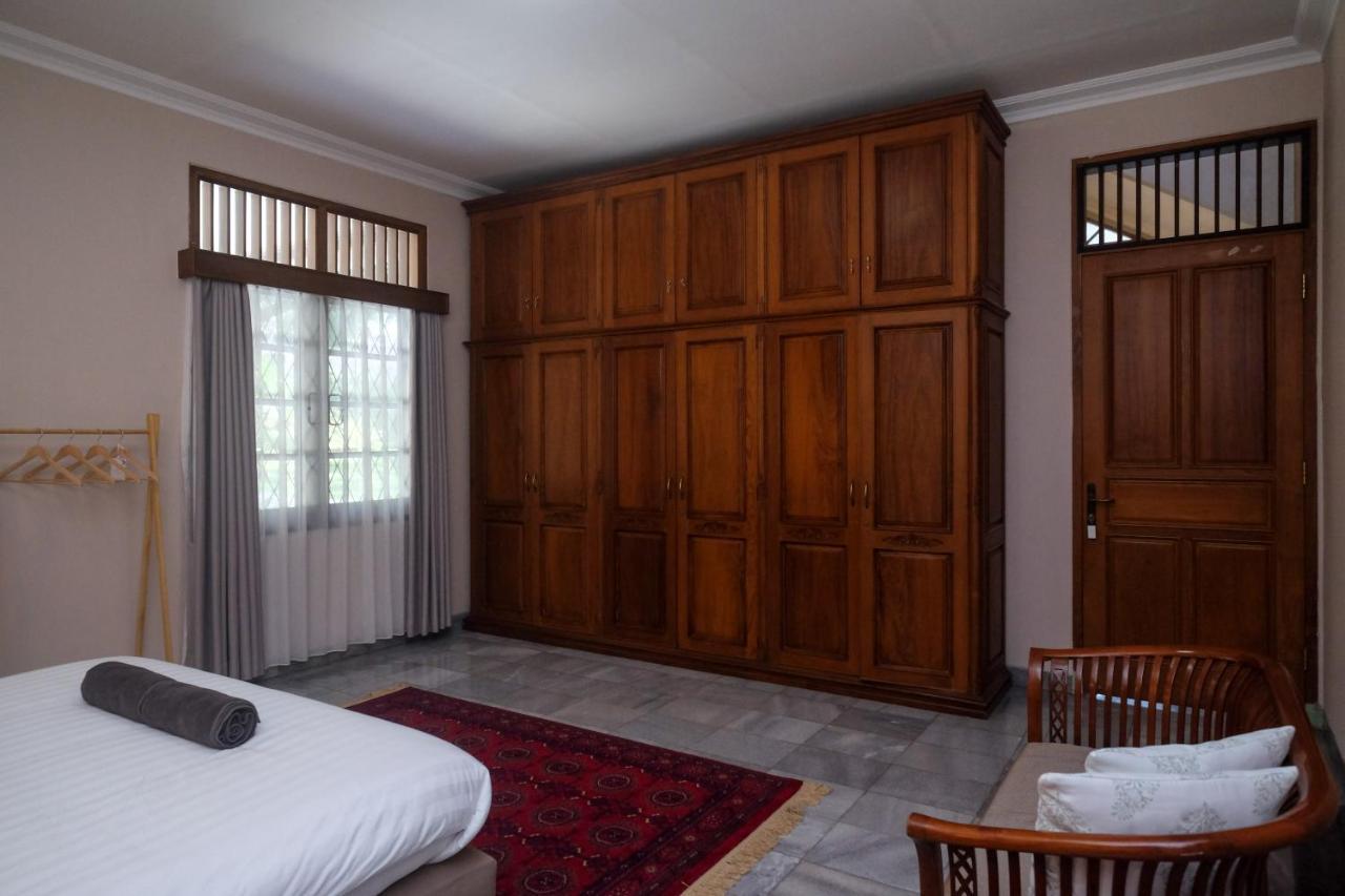 Sareh Villa By The Lavana Semarang Exterior foto