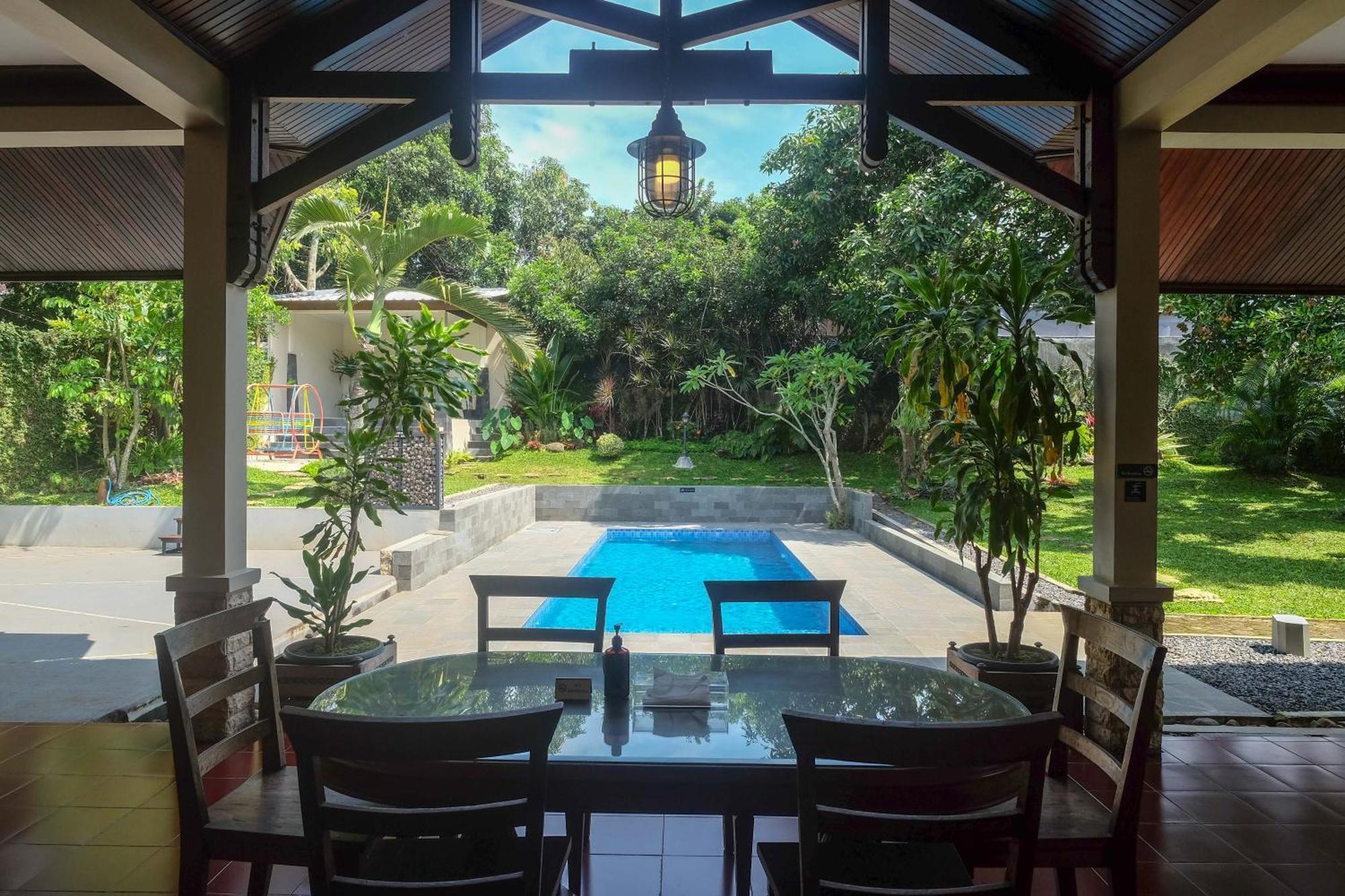Sareh Villa By The Lavana Semarang Exterior foto